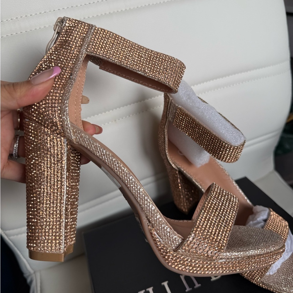 Windsor Rose Gold Rhinestone Sparkle Block Heel Sandals Bridal Prom NWT 6 - Picture 3 of 8